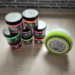 Gruene Gummikoederdose mit 8 Dosen Libra Lures