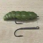 Libra Lures Largo in Olive auf Vanfook Life Like Haken montiert