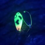 Trout Area Sports Spoon Njoerd 7 unter UV Licht