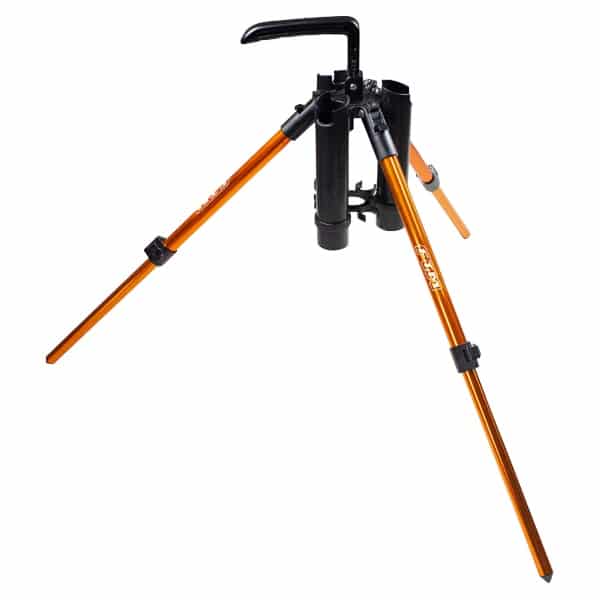 Ausgeklappter FTM Omura Rutenhalter für 3 Spinnruten